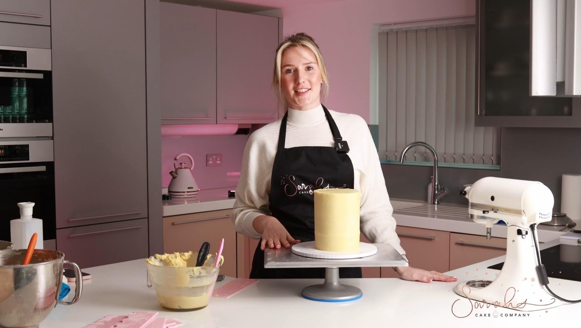 Levelling/Layering/Crumb coating